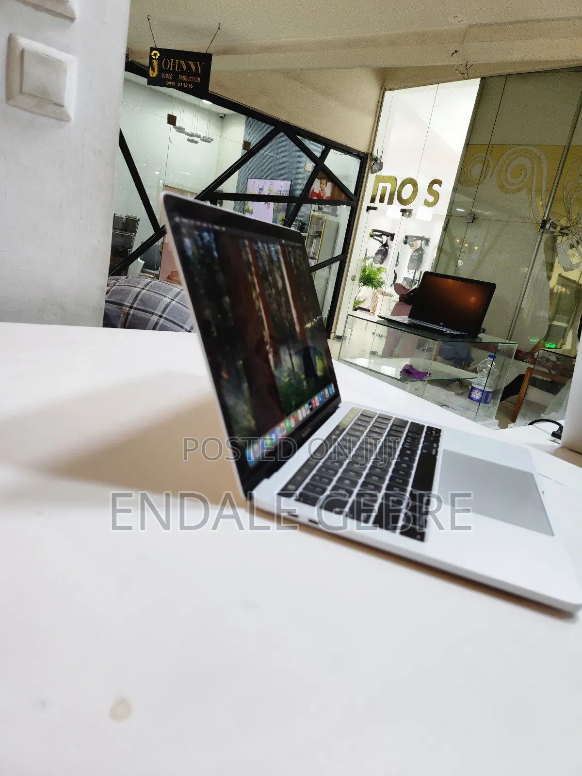 New Laptop Apple MacBook Pro 2018 8GB Intel Core I5 SSD 256GB