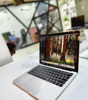 New Laptop Apple MacBook Pro 2018 8GB Intel Core I5 SSD 256GB