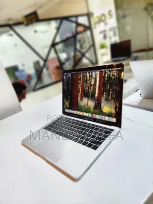 New Laptop Apple MacBook Pro 2018 8GB Intel Core I5 SSD 256GB