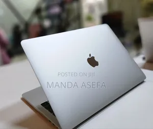 New Laptop Apple MacBook Pro 2018 8GB Intel Core I5 SSD 256GB