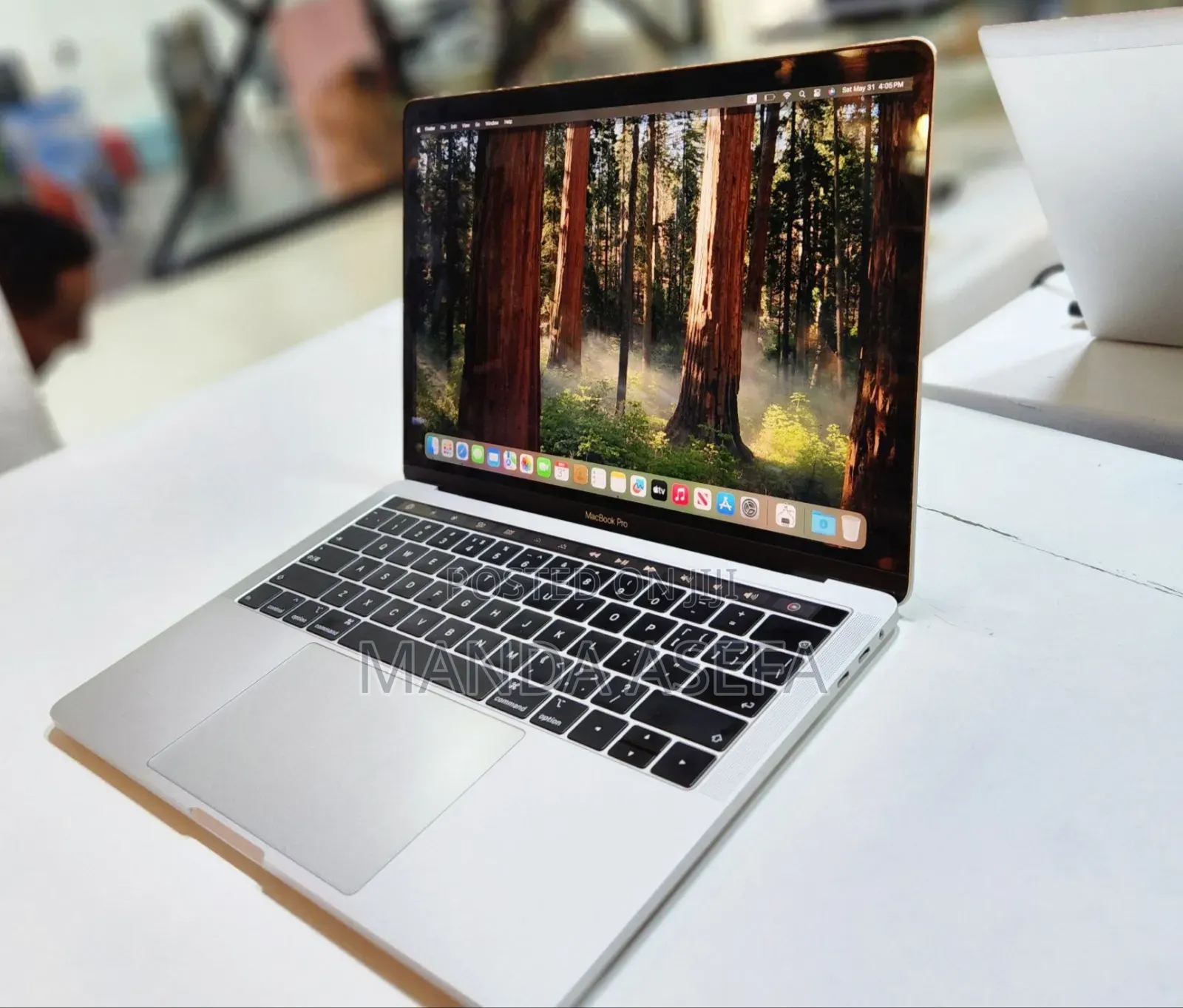 New Laptop Apple MacBook Pro 2018 8GB Intel Core I5 SSD 256GB