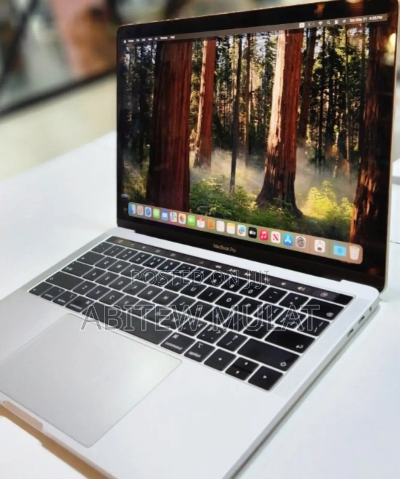 New Laptop Apple MacBook Pro 2018 8GB Intel Core I5 SSD 256GB