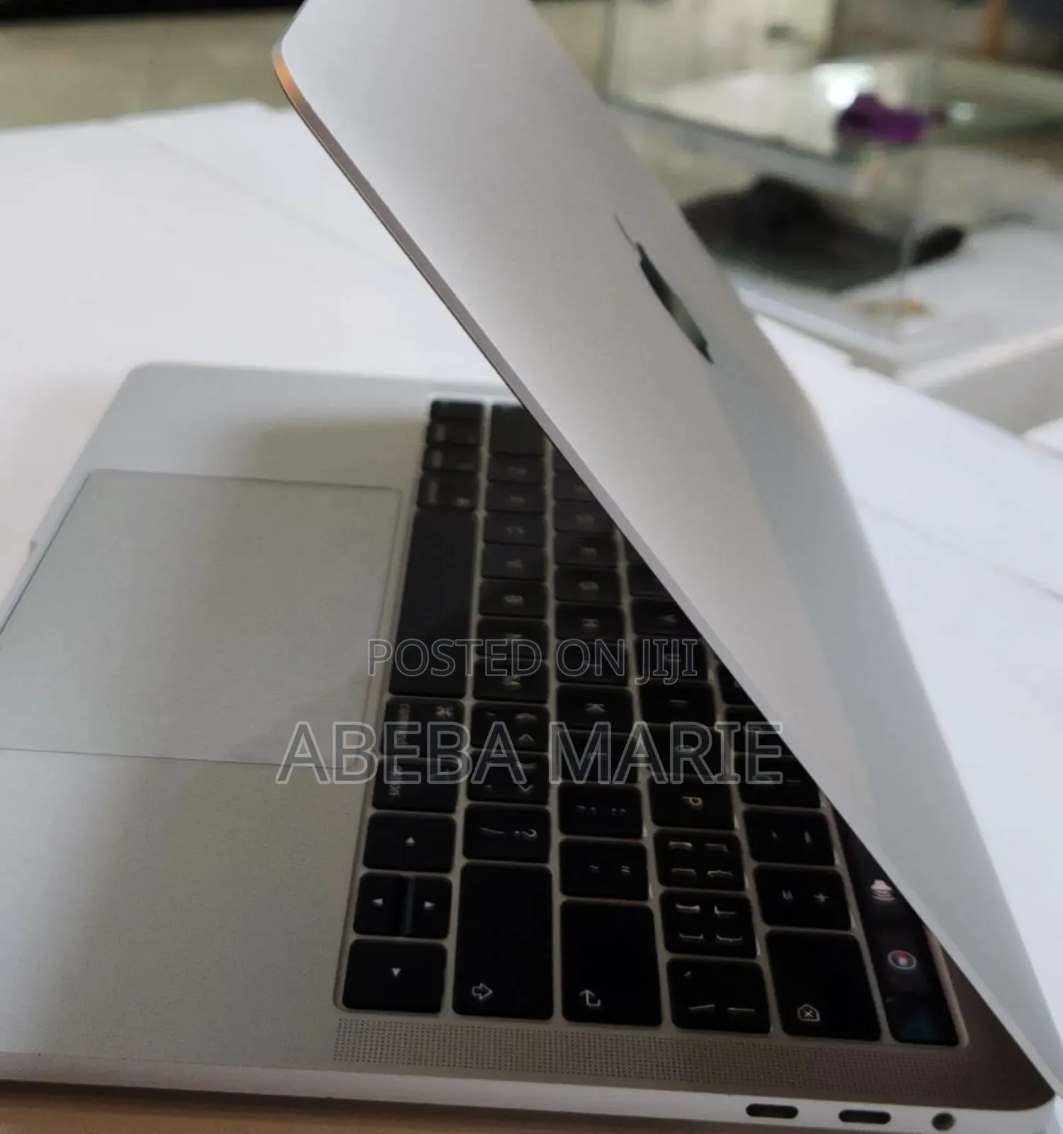 New Laptop Apple MacBook Pro 2018 16GB Intel Core I5 SSD 256GB