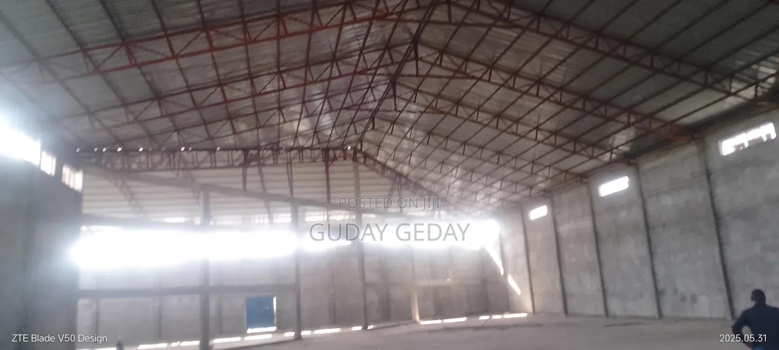 የሚከራይ 15000 ካሬ መጋዘን