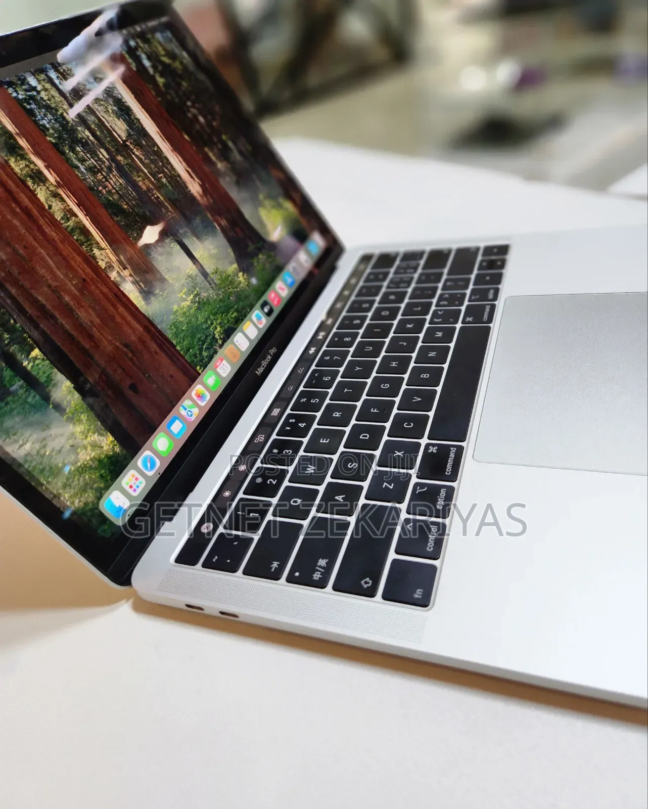 New Laptop Apple MacBook Pro 2018 8GB Intel Core I5 SSD 256GB