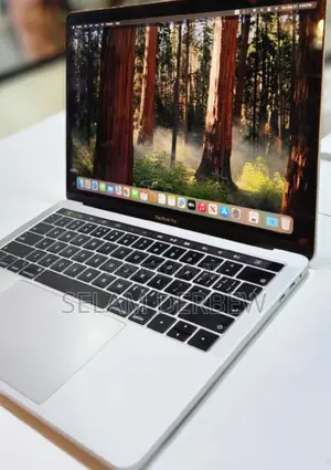 New Laptop Apple MacBook Pro 2018 8GB Intel Core I5 SSD 256GB
