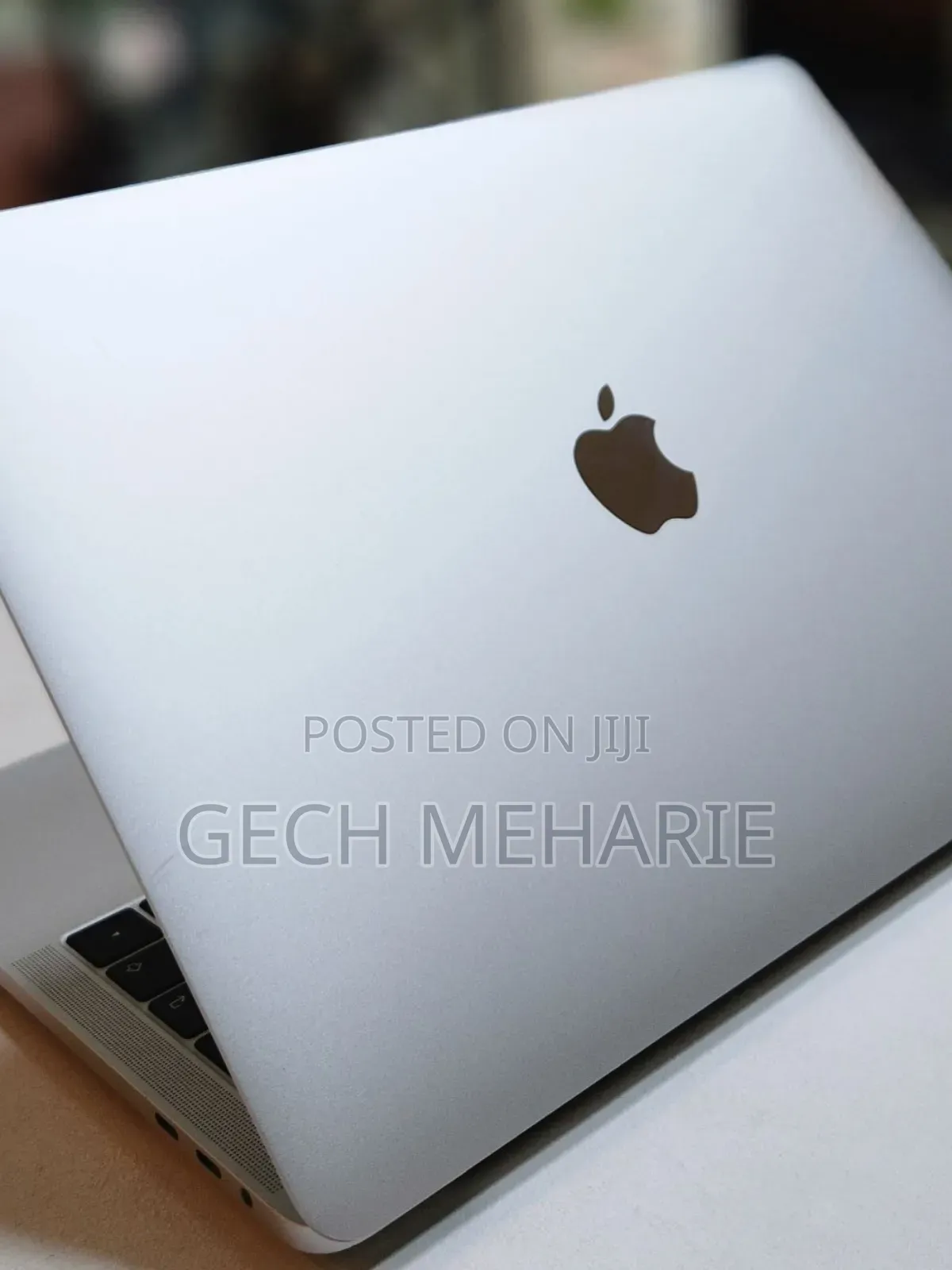 New Laptop Apple MacBook Pro 2018 8GB Intel Core I5 SSD 256GB