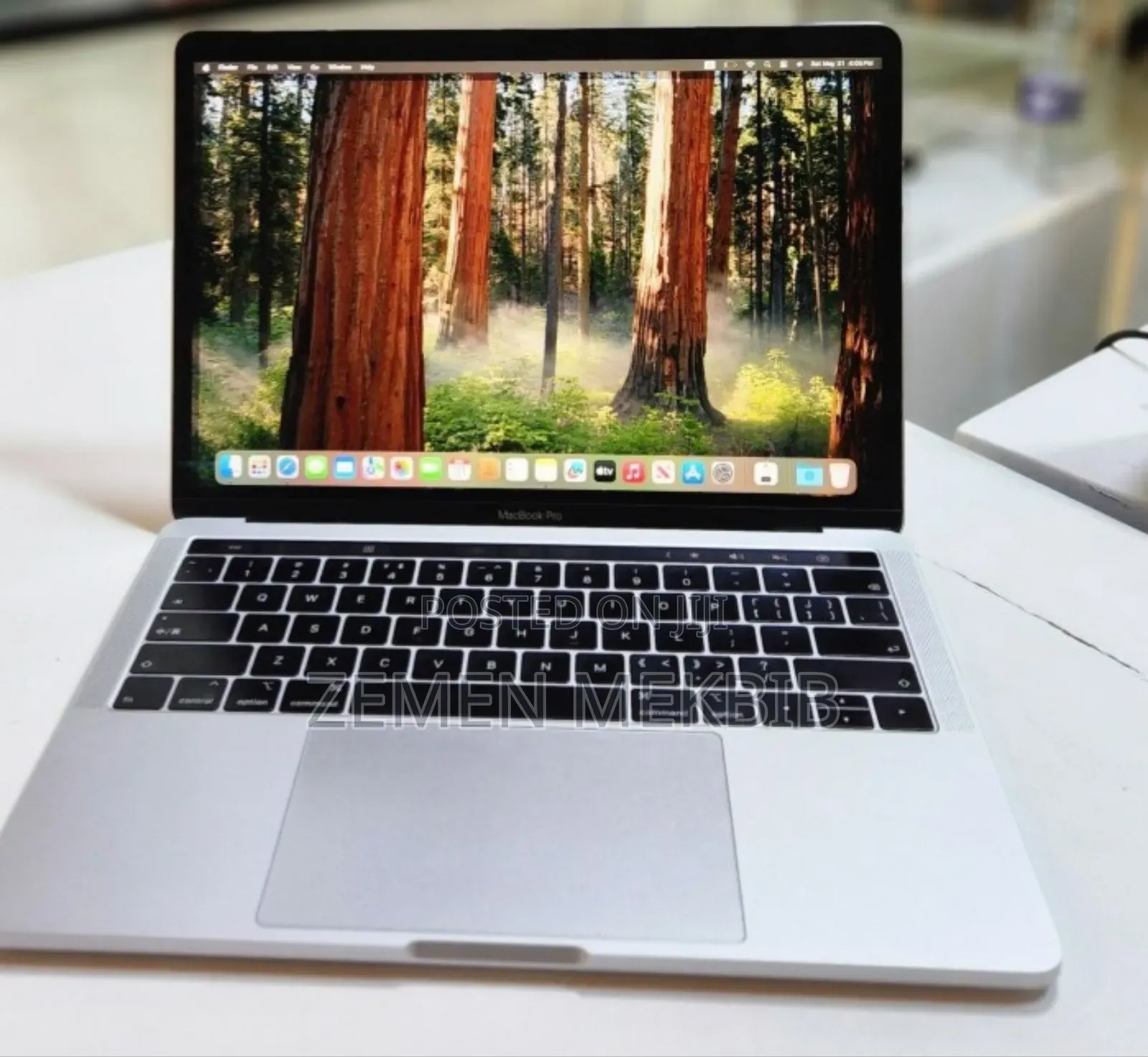 New Laptop Apple MacBook Pro 2018 8GB Intel Core I5 SSD 256GB