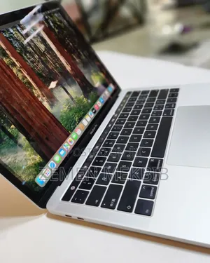 New Laptop Apple MacBook Pro 2018 8GB Intel Core I5 SSD 256GB