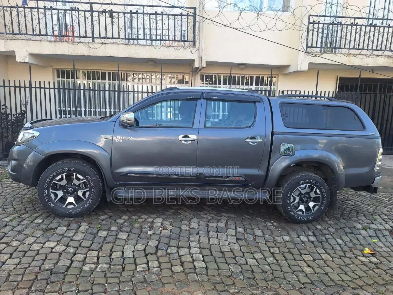 Toyota Hilux 2010 Gray