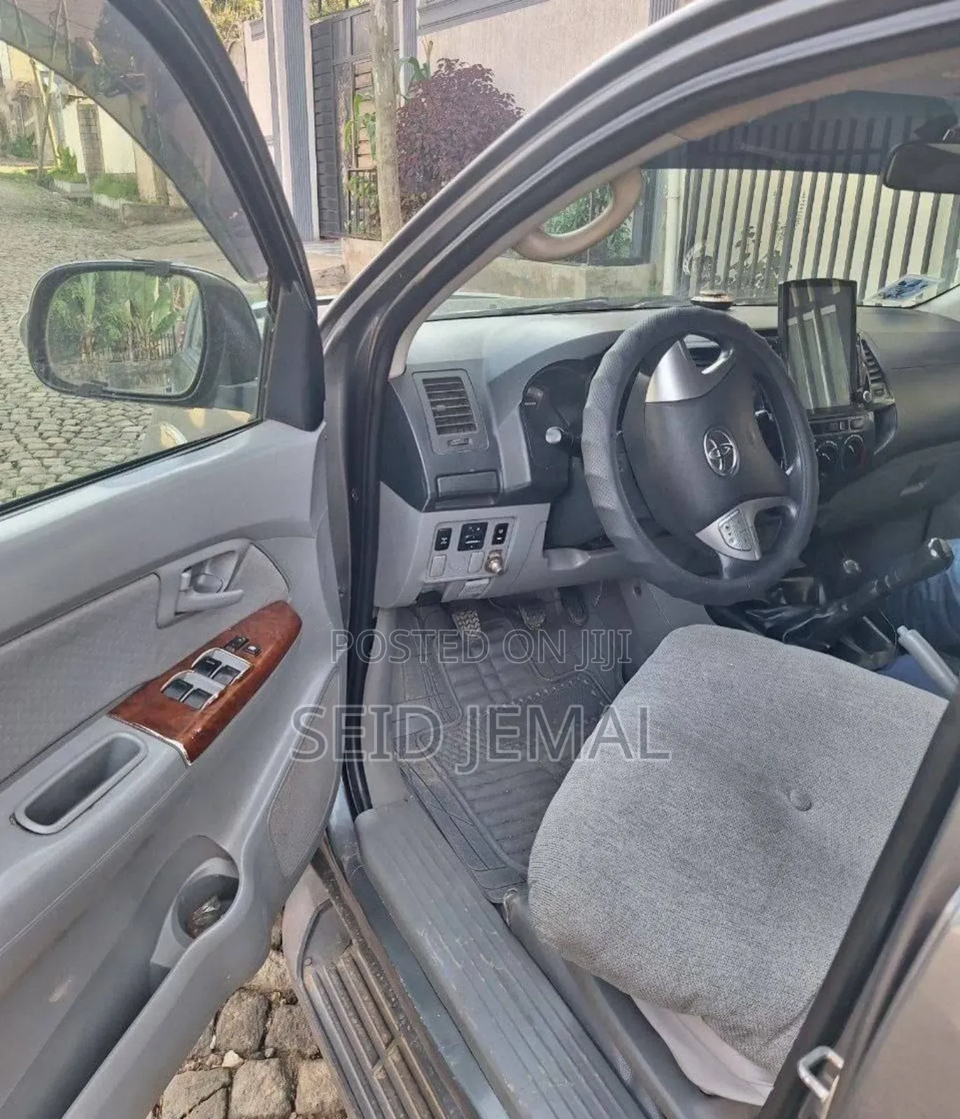 Toyota Hilux 2011 Gray