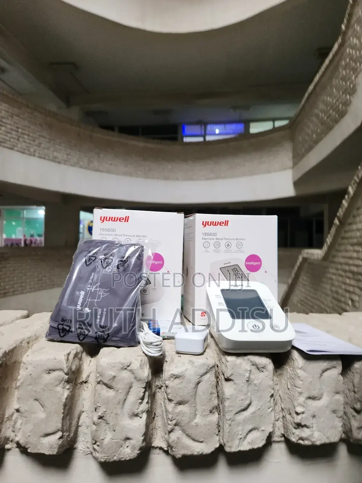 Blood Pressuer Monitor當中new Bp Monitor起火digital Blood Bp