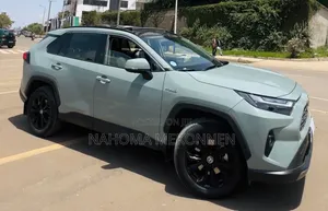 Photo - Toyota RAV4 Hybrid 2024