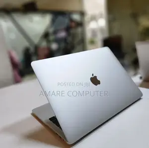 New Laptop Apple MacBook Pro 2018 8GB Intel Core I5 SSD 256GB