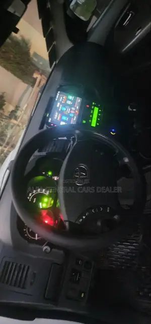 Toyota Hilux 2011 White