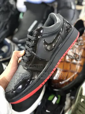 Photo - Nike Dunk Low Black