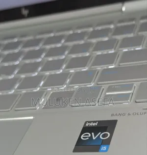 New Laptop HP Spectra 13 16GB Intel Core I5 SSD 1T