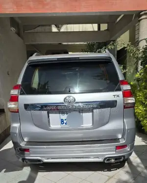 Toyota Land Cruiser Prado 2017 Silver