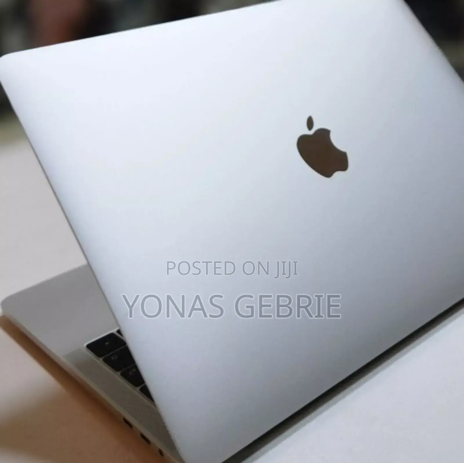 New Laptop Apple MacBook Pro 2018 8GB Intel Core i5 SSD 256GB