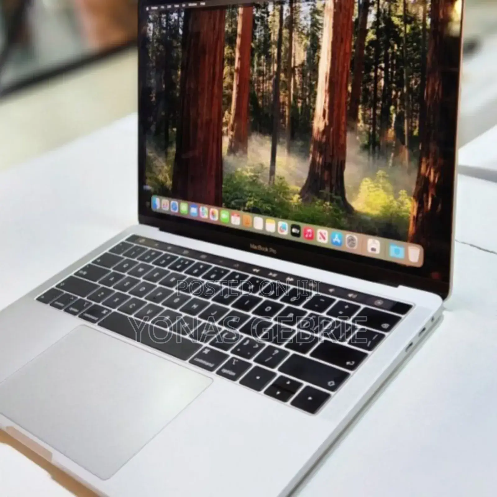 New Laptop Apple MacBook Pro 2018 8GB Intel Core i5 SSD 256GB