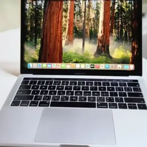 New Laptop Apple MacBook Pro 2018 8GB Intel Core i5 SSD 256GB