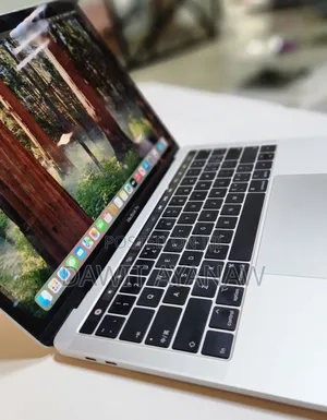 New Laptop Apple MacBook Pro 2018 8GB Intel Core I5 SSD 256GB