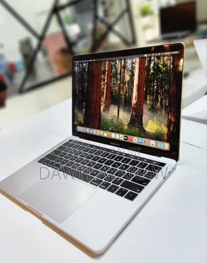 New Laptop Apple MacBook Pro 2018 8GB Intel Core I5 SSD 256GB
