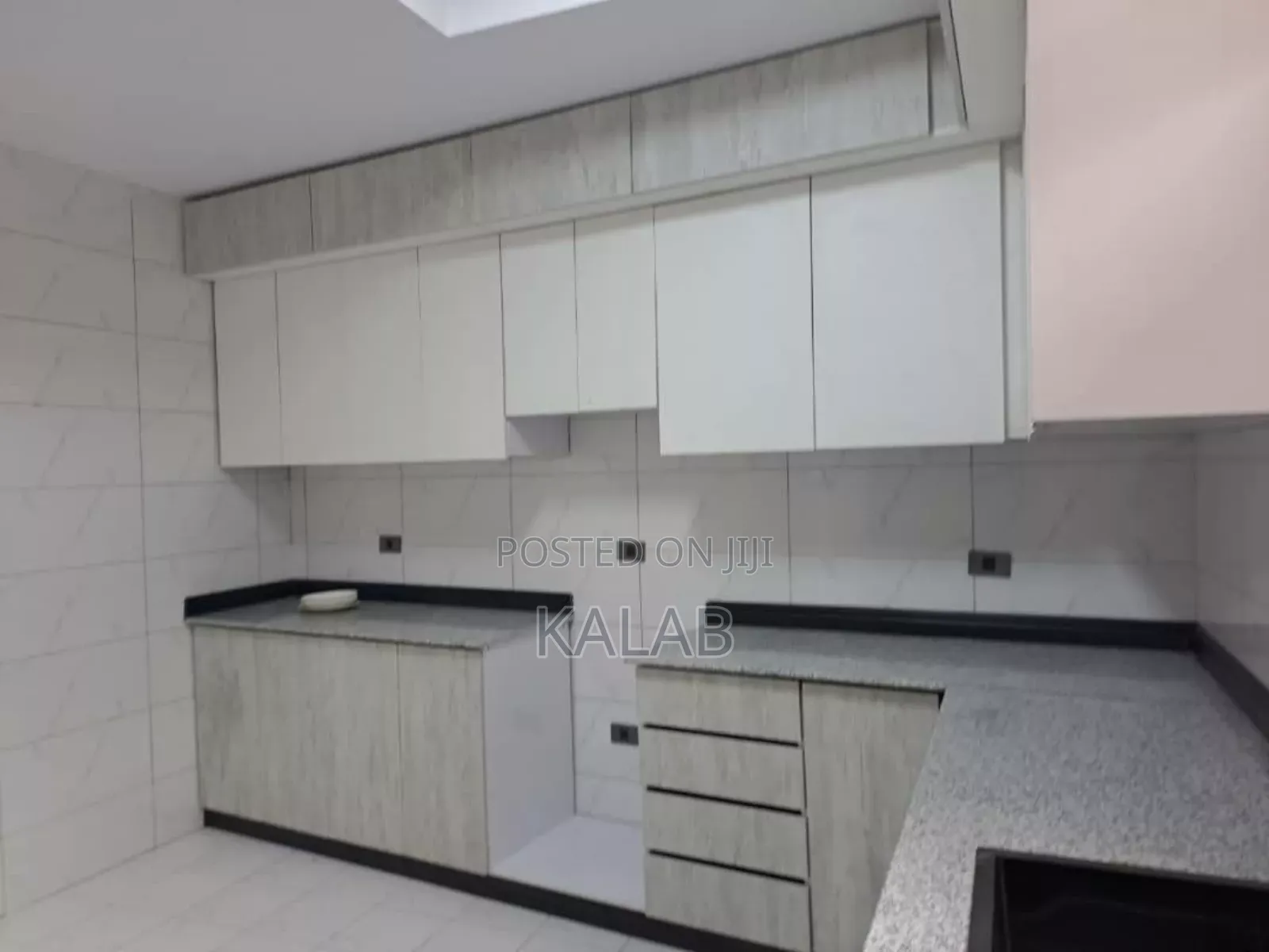 Furnished 5bdrm House in ጉርድሾላ, Bole for sale