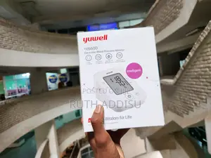 Photo - Digital Blood Pressuer Monitor地震medical Bp Monitor吃recharge