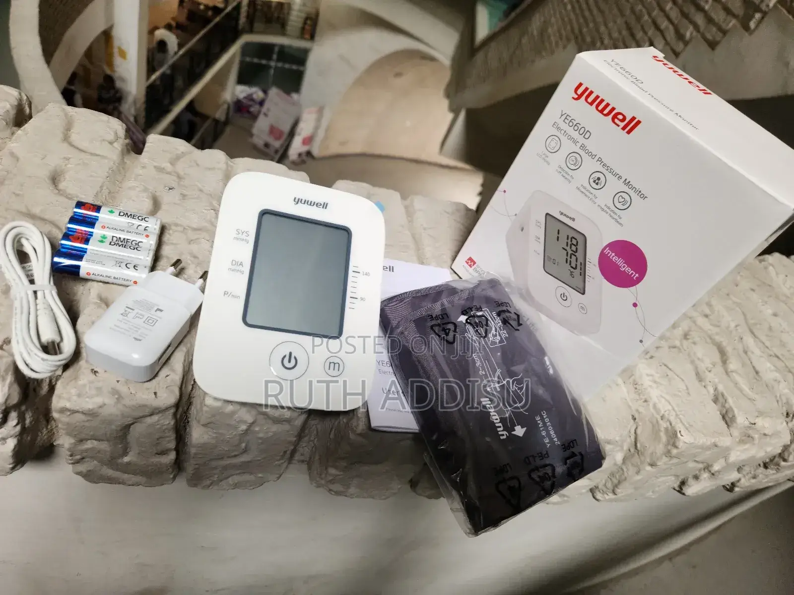 Blood Pressuer Monitor半年rechargable Bp Monitor Digit Bp