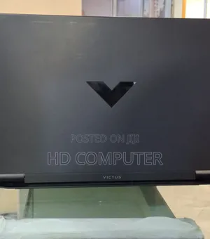 New Laptop HP Victus 15 16GB AMD Ryzen 7 SSD 1T