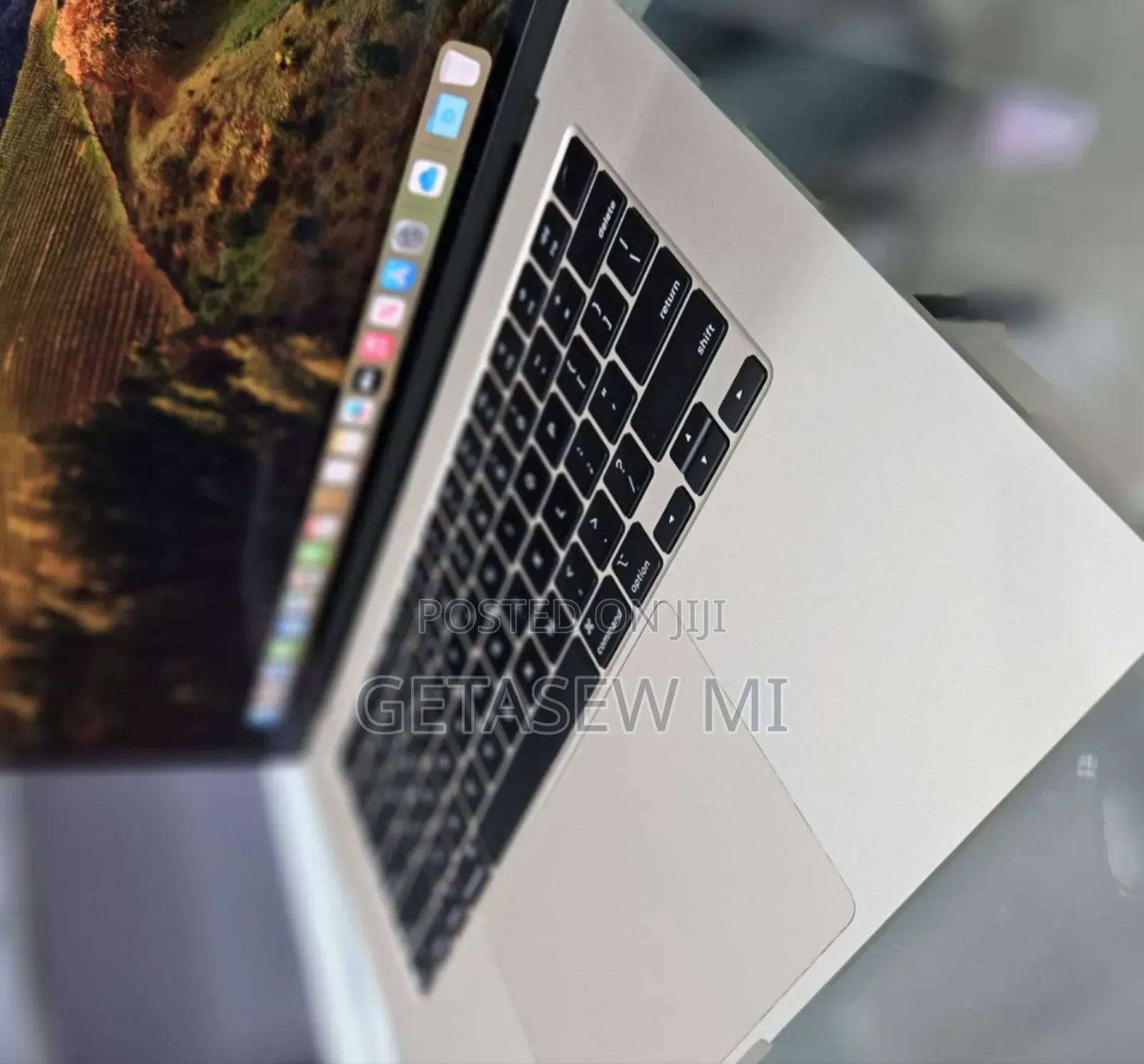 New Laptop Apple MacBook Air 2024 M3 15-Inch 8GB Apple M3 SSD 256GB