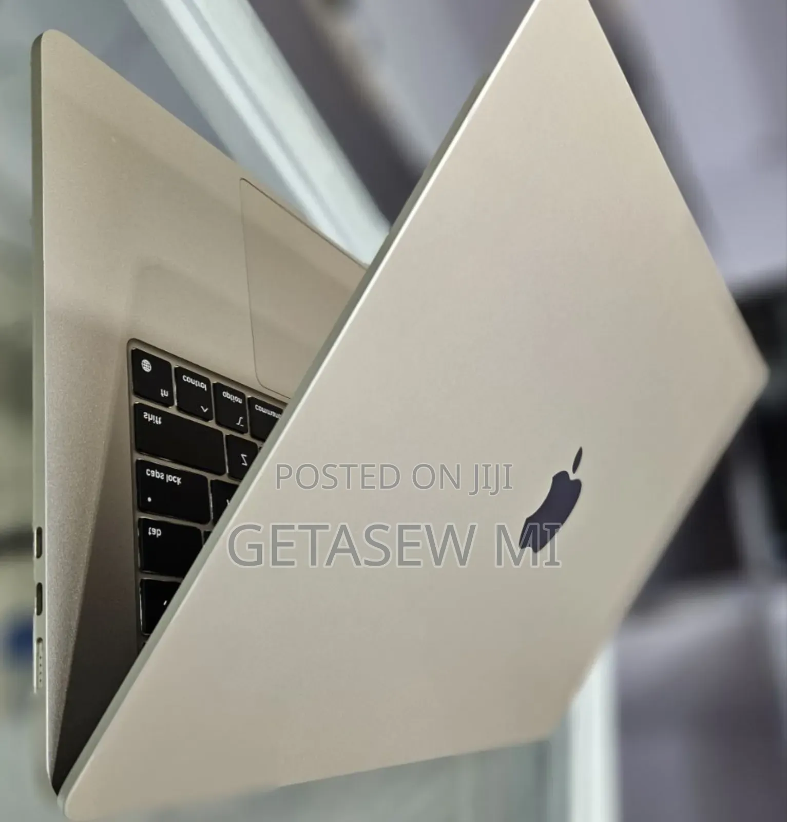 New Laptop Apple MacBook Air 2024 M3 15-Inch 8GB Apple M3 SSD 256GB