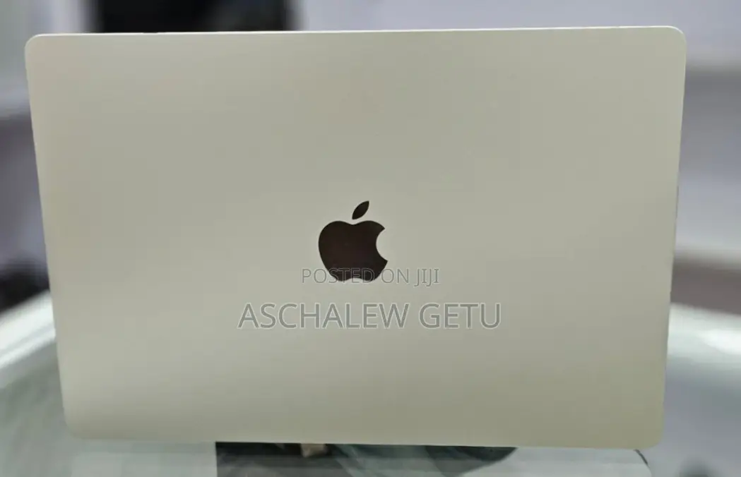 New Apple MacBook Air 2024 M3 15-Inch 8GB Intel Core M3 SSD 256GB