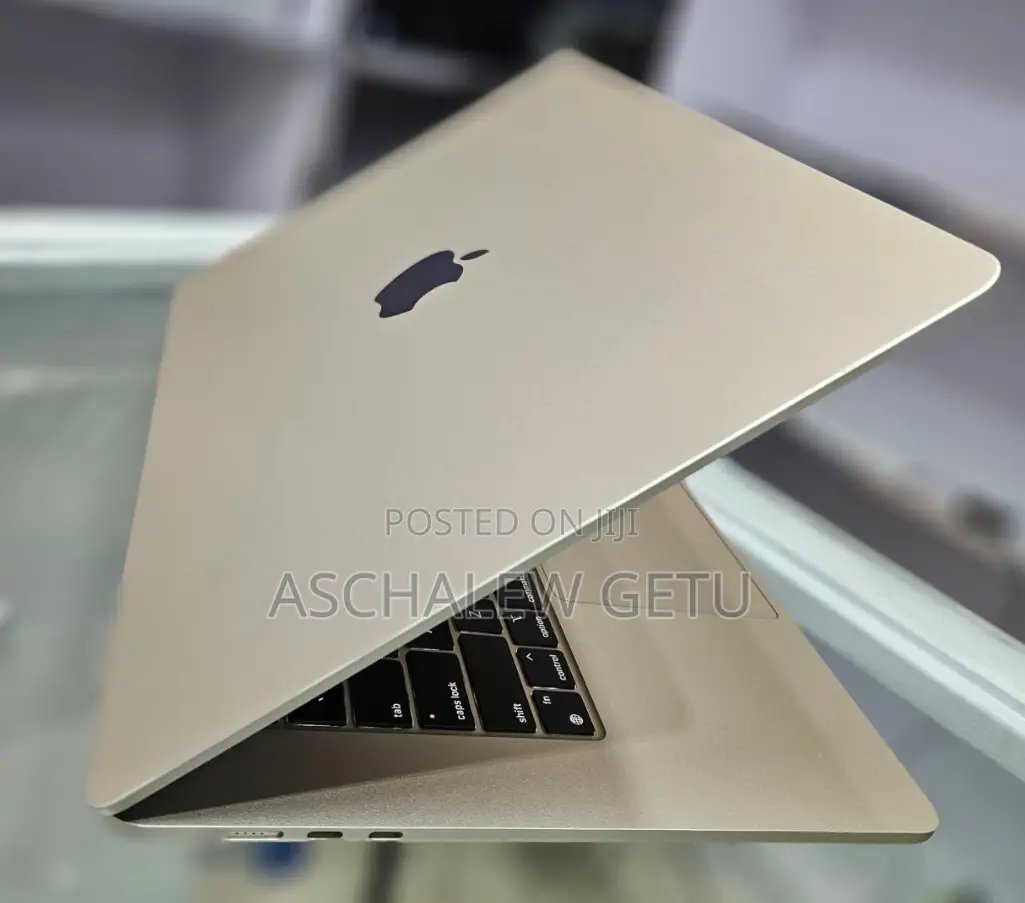 New Apple MacBook Air 2024 M3 15-Inch 8GB Intel Core M3 SSD 256GB