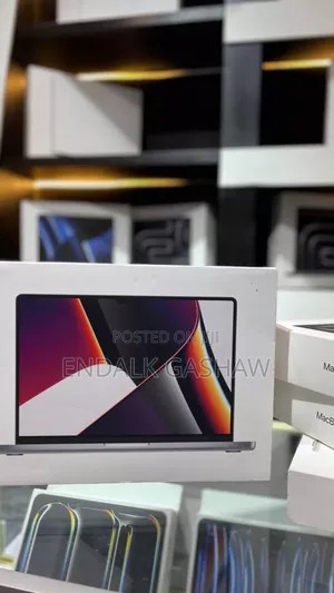 New Laptop Apple MacBook 16GB Intel Core I7 SSD 512GB