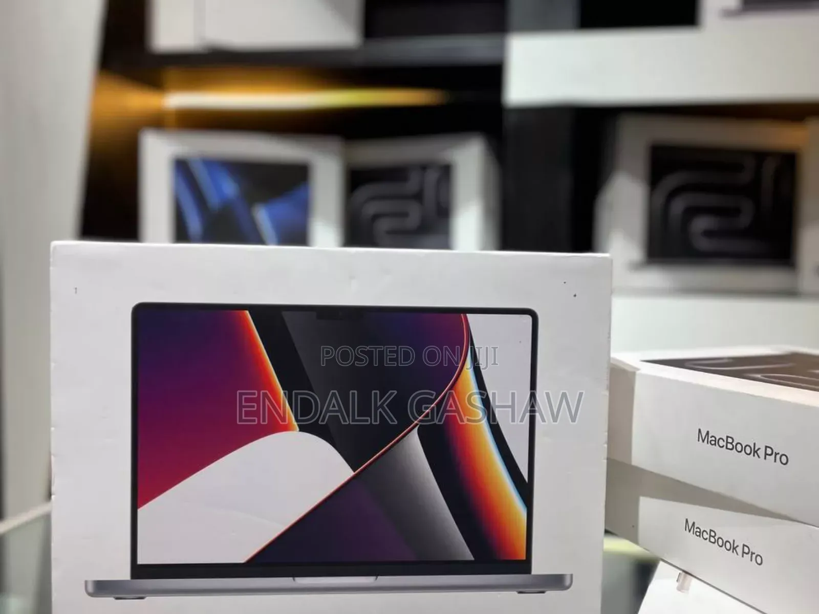 New Laptop Apple MacBook 16GB Intel Core I7 SSD 512GB