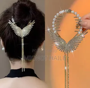 Photo - Hair Clip And Necklace