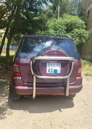 Mercedes-Benz M Class 2000 Red