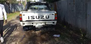 Isuzu Amigo 2003 White