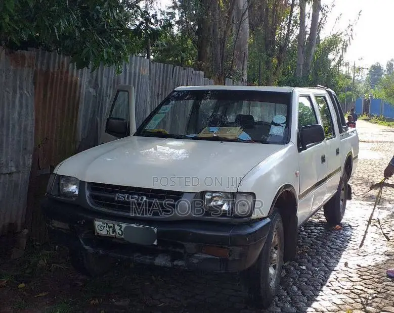 Isuzu Amigo 2003 White