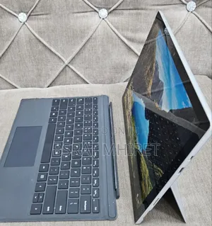 New Laptop Microsoft Surface 8GB Intel Core I7 SSD 256GB