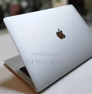 New Laptop Apple MacBook 2018 8GB Intel Core I5 SSD 256GB