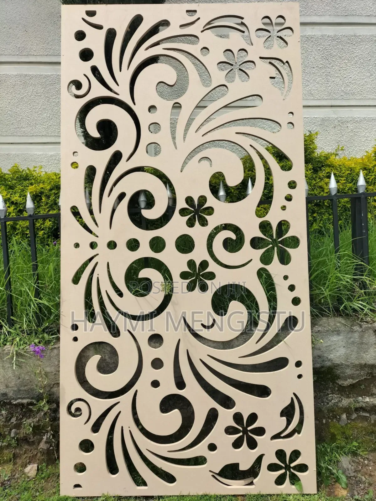 የተለያዩ Mdf ላይ የሚወጡ ዲዛይኖች