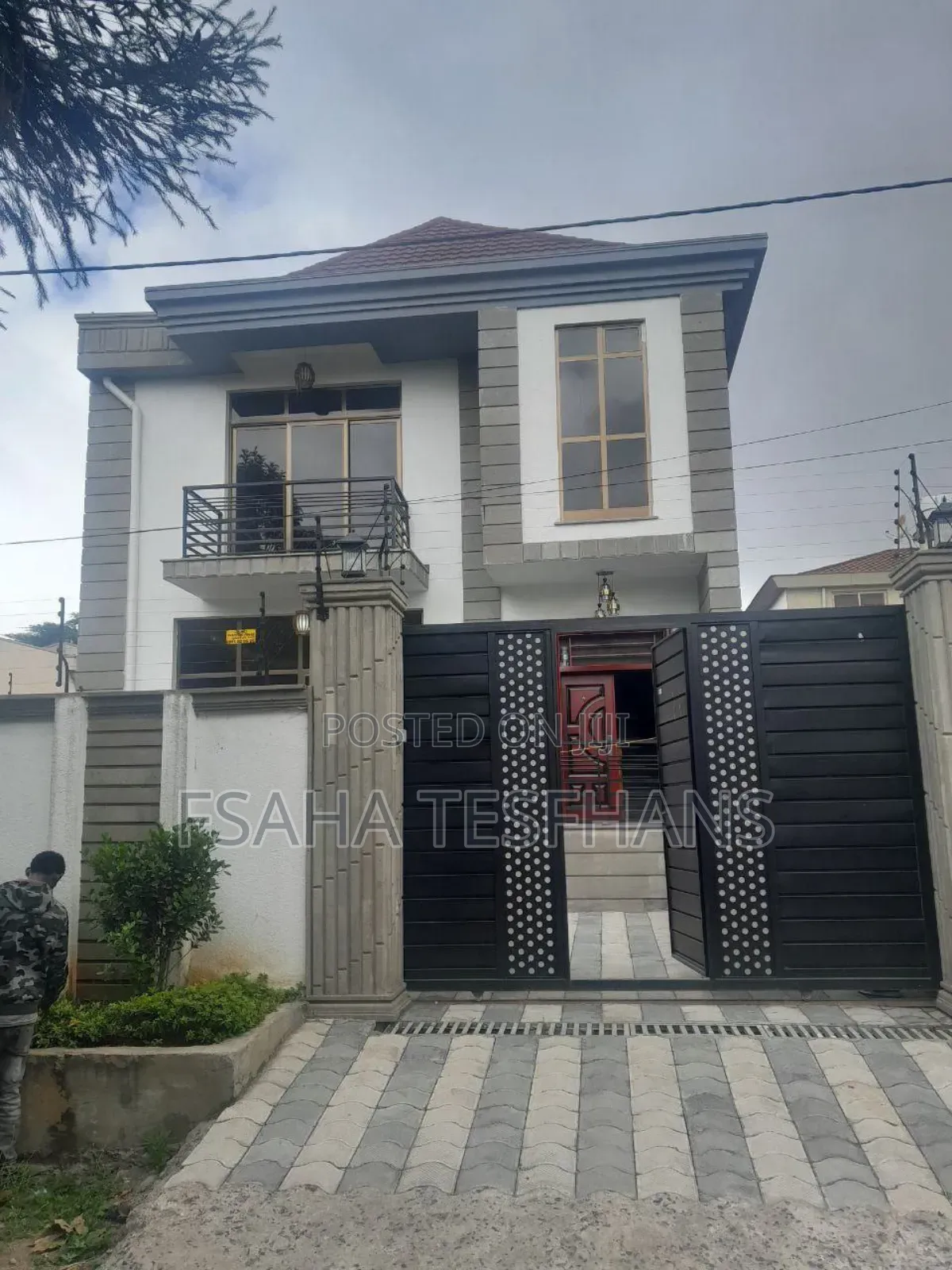 8bdrm House in G+1 House, Yeka for rent