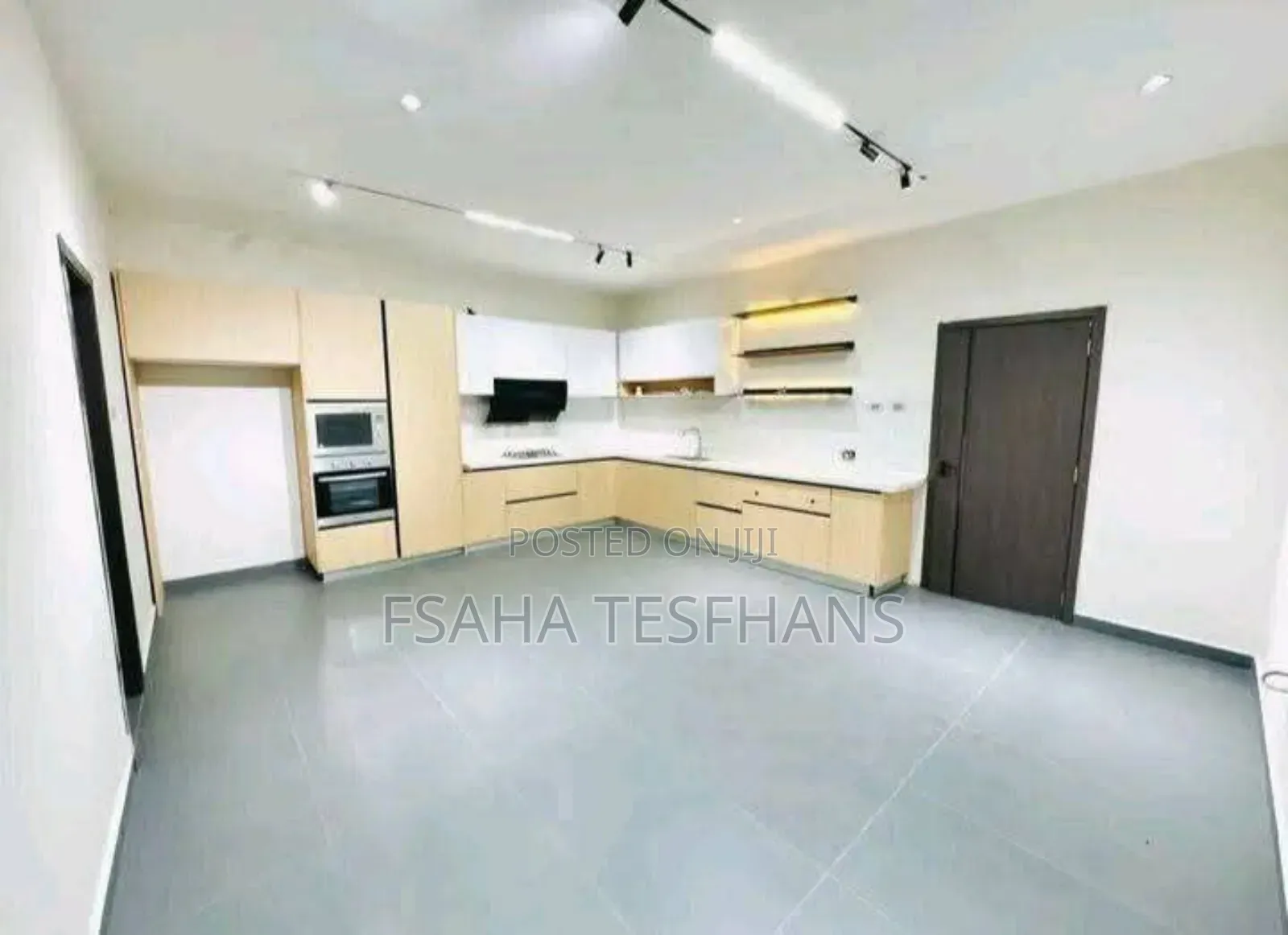 8bdrm House in G+3, Yeka for rent