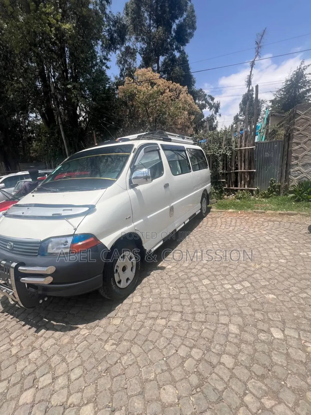 Toyota HiAce 2006 White