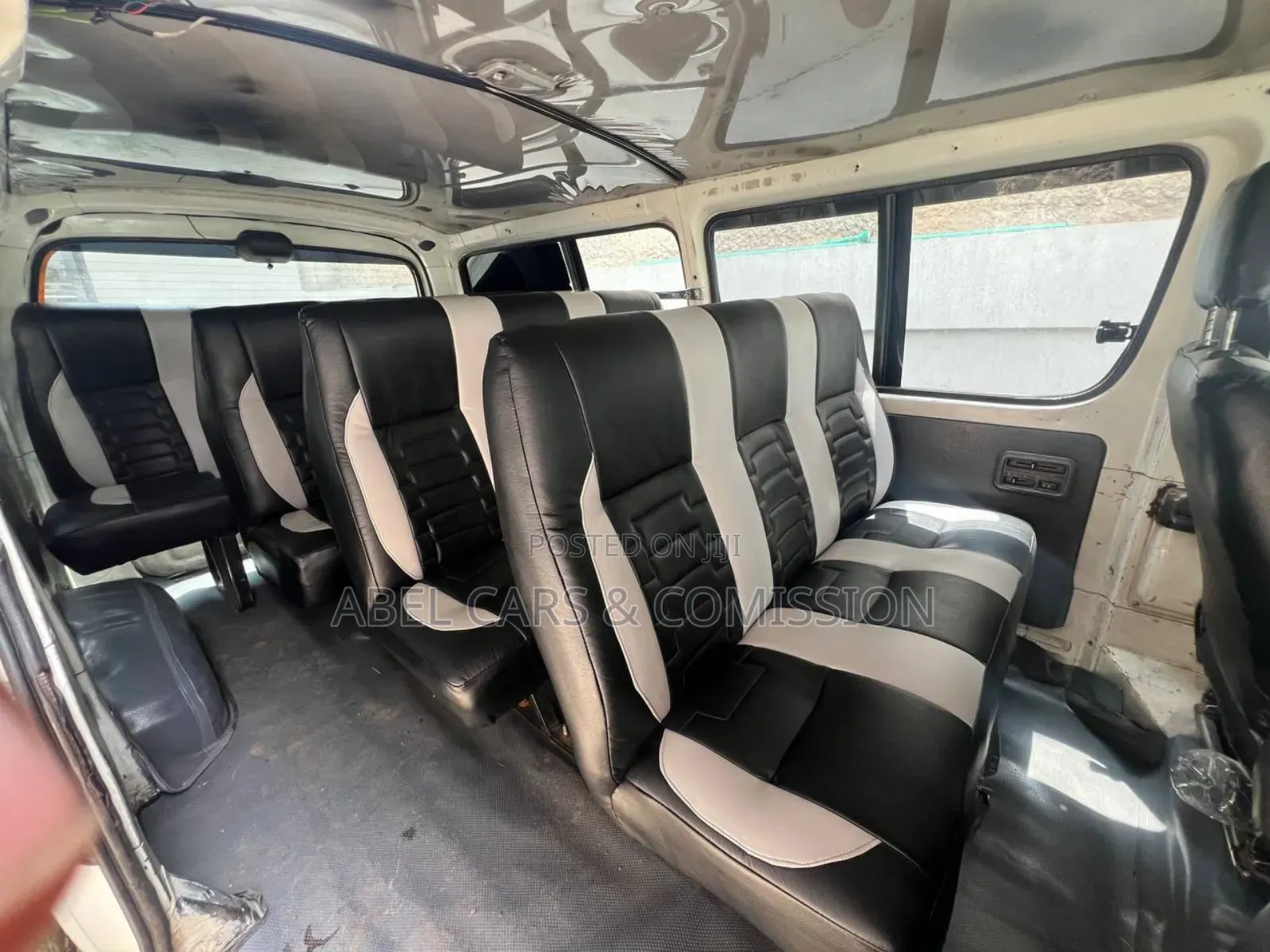 Toyota HiAce 2006 White