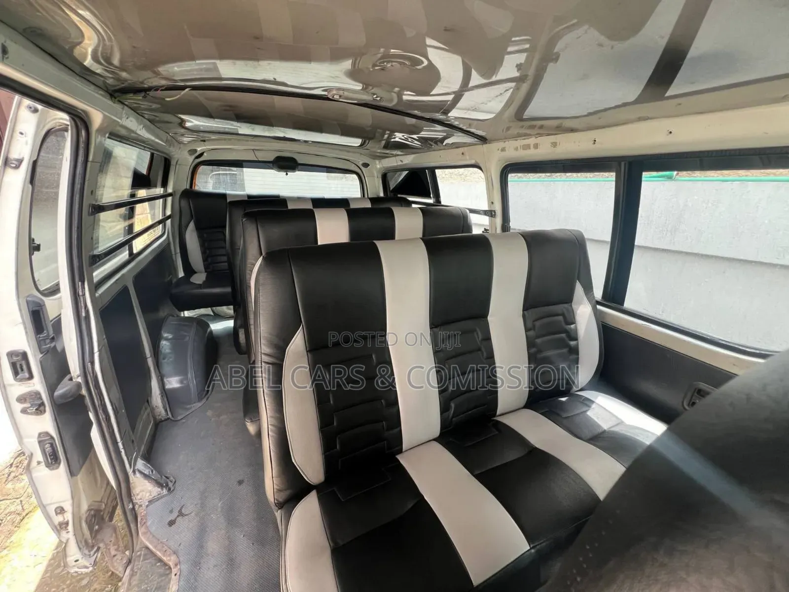 Toyota HiAce 2006 White