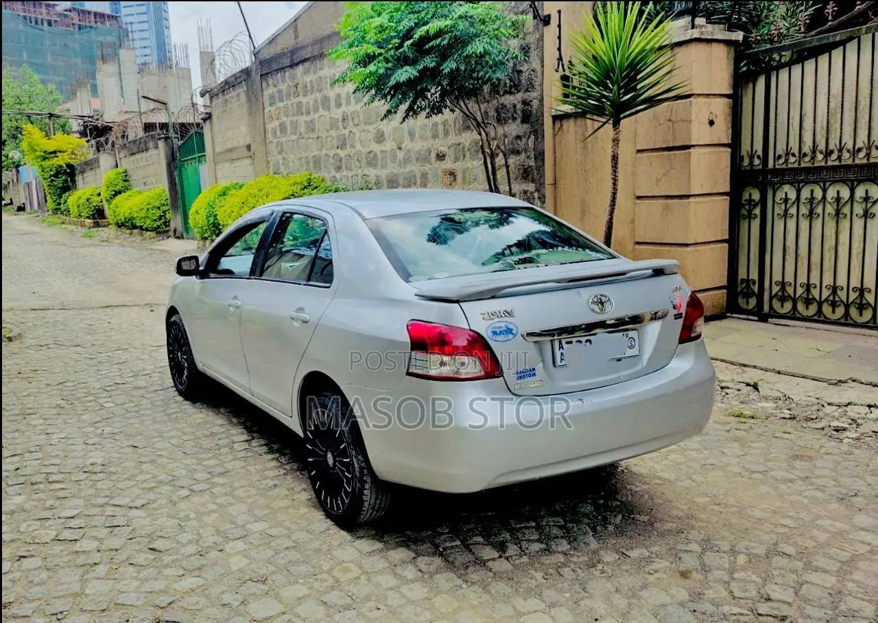Toyota Yaris 2010 Blue